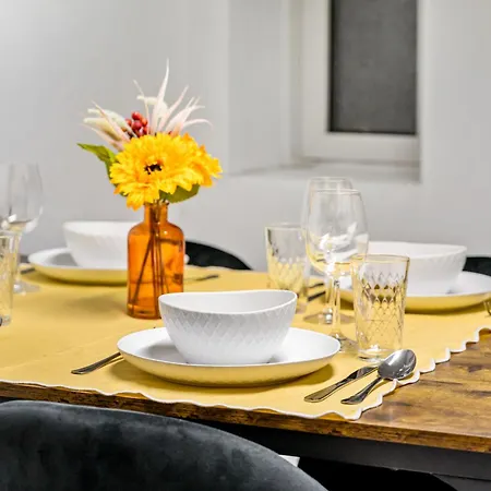 Daire Cosy & Central, 500m From Main Station, Perfect For Work & *