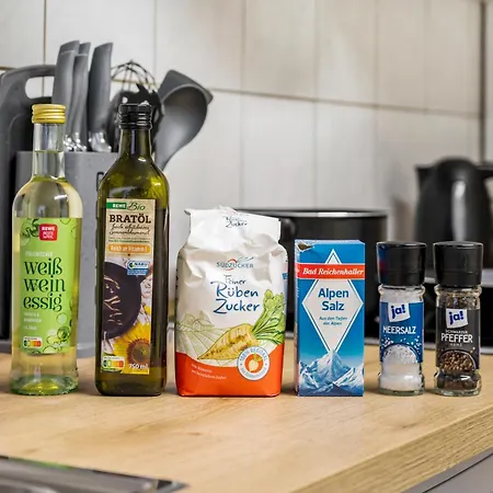 Cosy & Central, 500m From Main Station, Perfect For Work & *