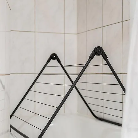 Cosy & Central, 500m From Main Station, Perfect For Work & Wiesbaden