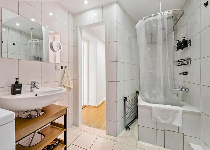 아파트 Cosy & Central, 500m From Main Station, Perfect For Work &