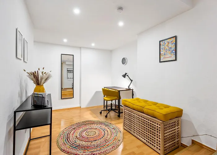 아파트 Cosy & Central, 500m From Main Station, Perfect For Work & *