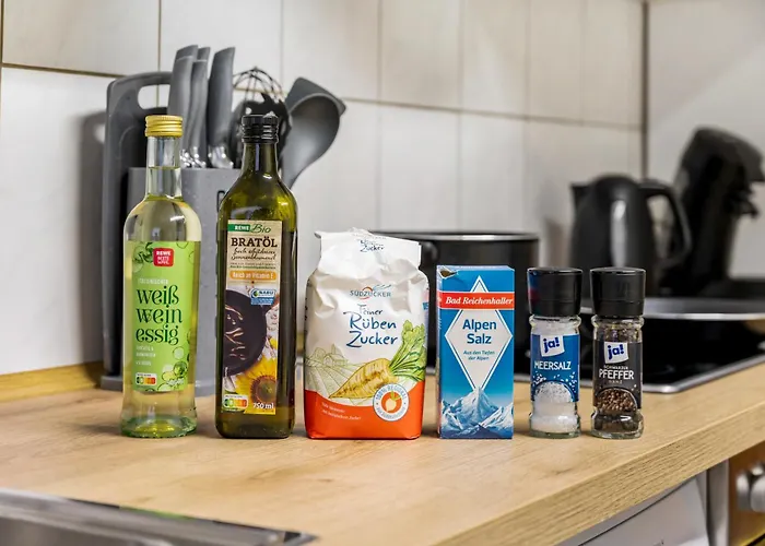 Cosy & Central, 500m From Main Station, Perfect For Work & *